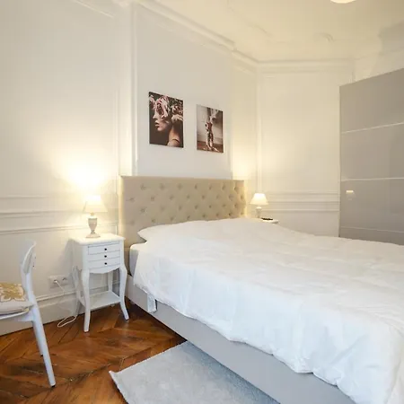 Modern Duplex Close To The Eiffel Tower Paris Exterior photo