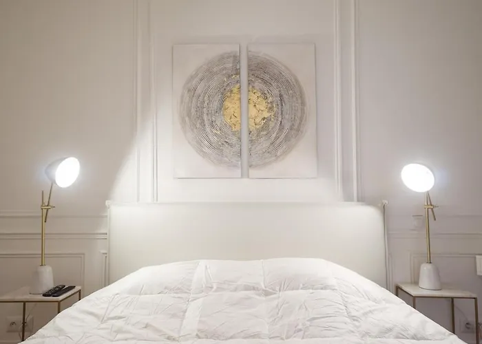 Modern Flat Close To The Eiffel Tower